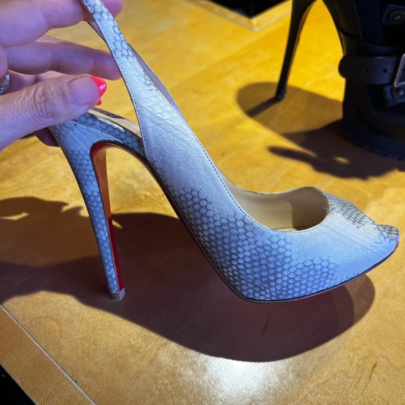 Christian Louboutin‘s snake skin super sexy Final sale 100% Authentic fits small - Picture 8 of 8
